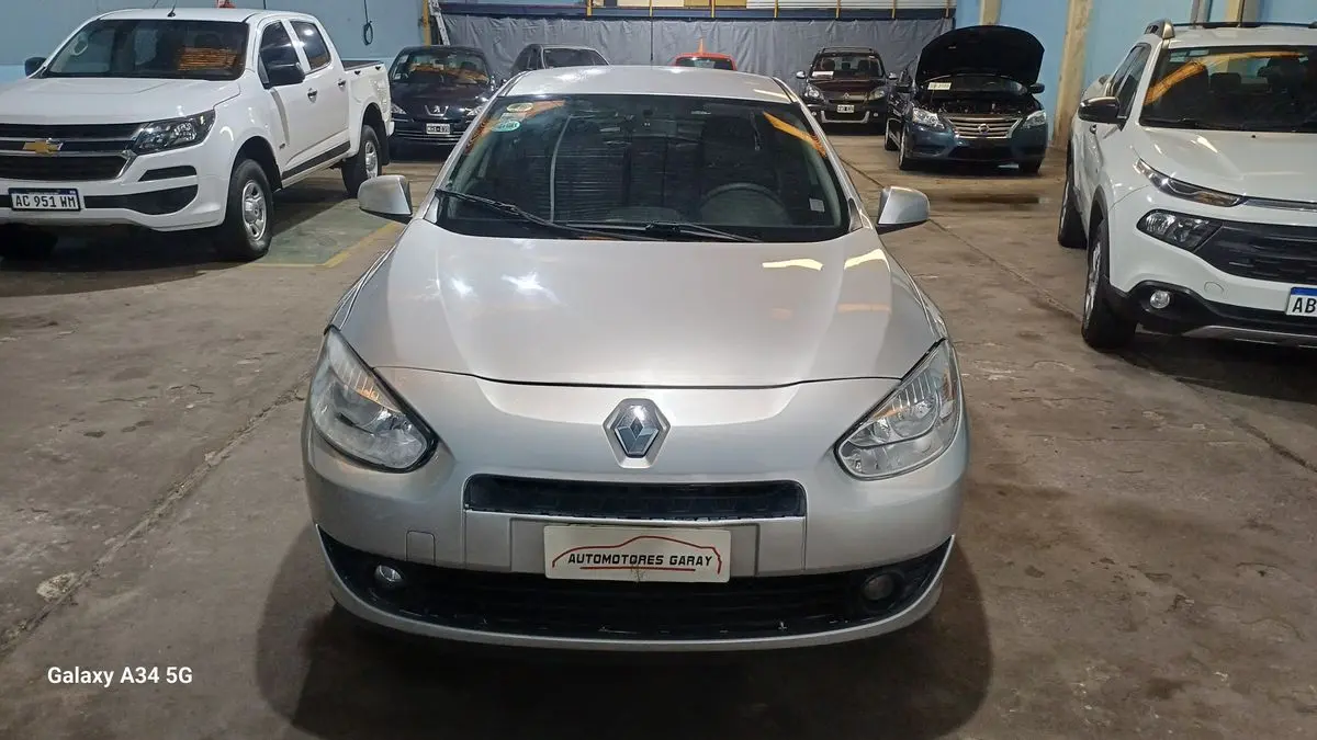Renault Fluence 2.0  Dynamique  2011 - foto 2