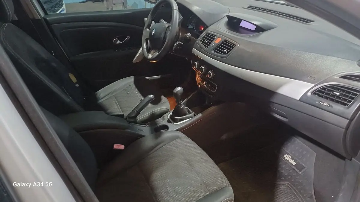 Renault Fluence 2.0  Dynamique  2011 - foto 5