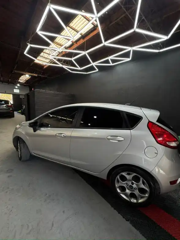 Ford Fiesta  1.6 5P Titanium       (Kd)  2011 - foto 2