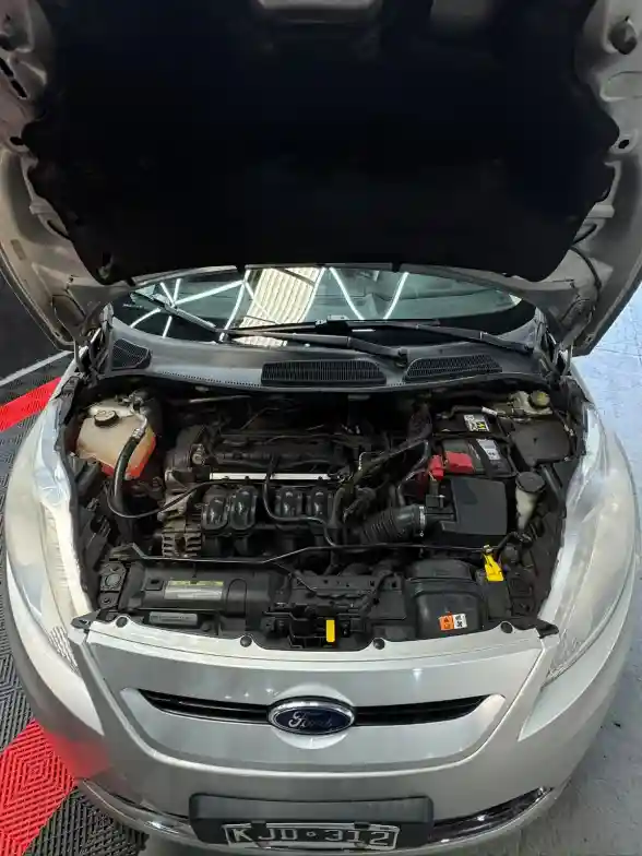 Ford Fiesta  1.6 5P Titanium       (Kd)  2011 - foto 3