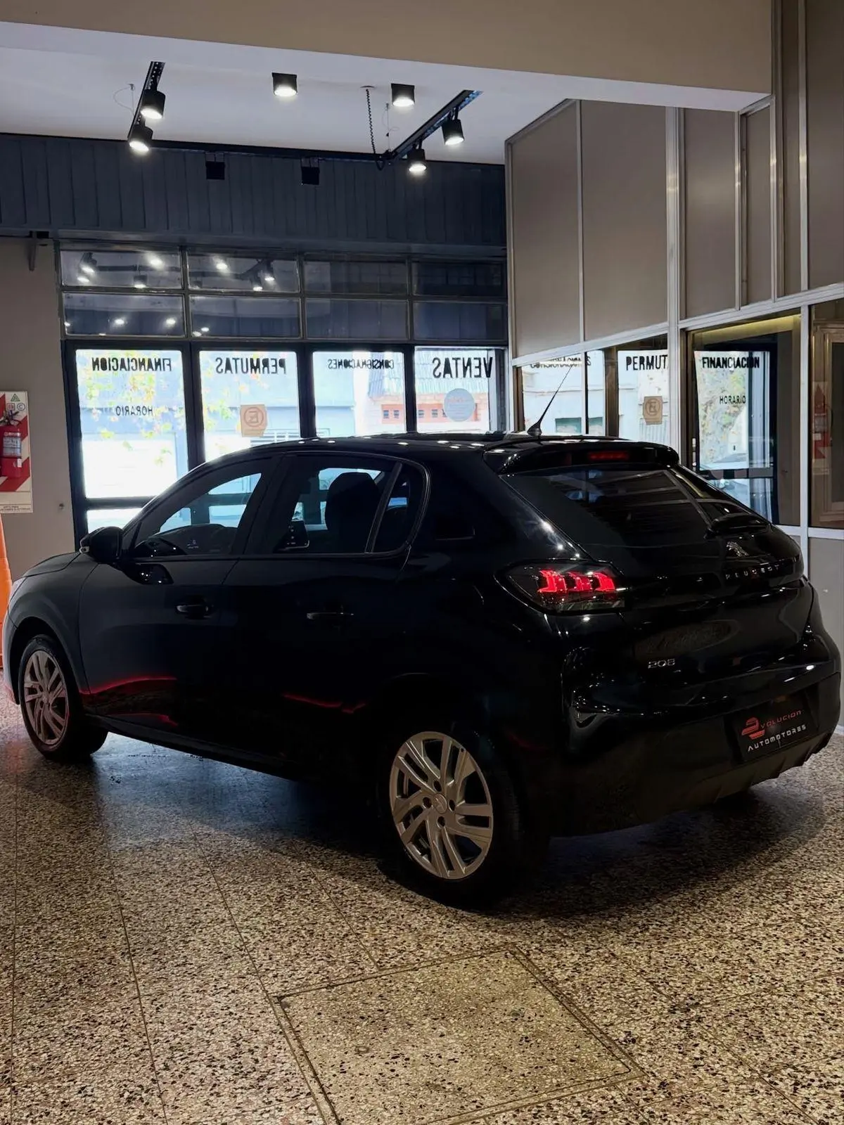 Peugeot 208 L/20 1.6 Active  2021 - foto 5