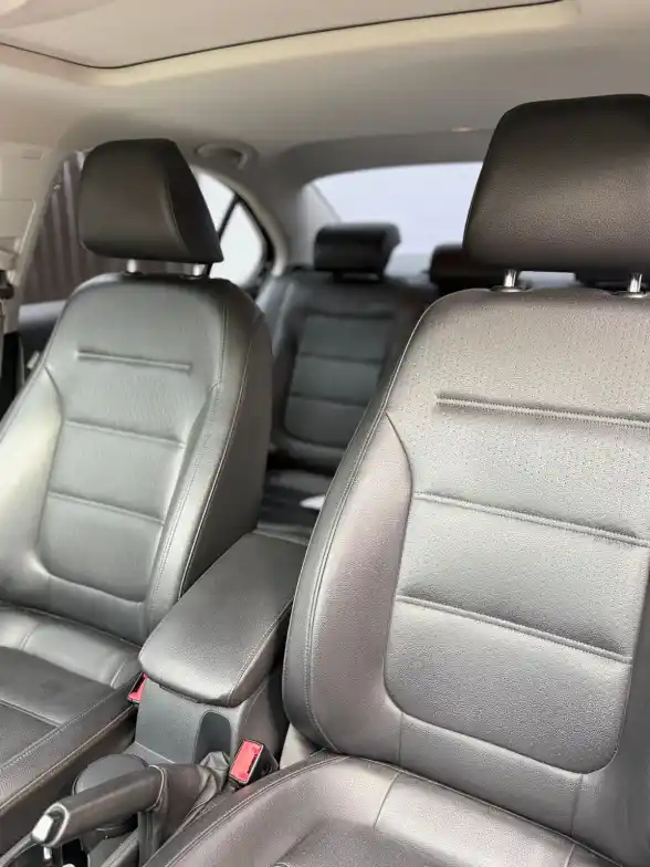 Volkswagen Vento  2.5 170 Hp Luxury Tip  L/15  2015 - foto 2