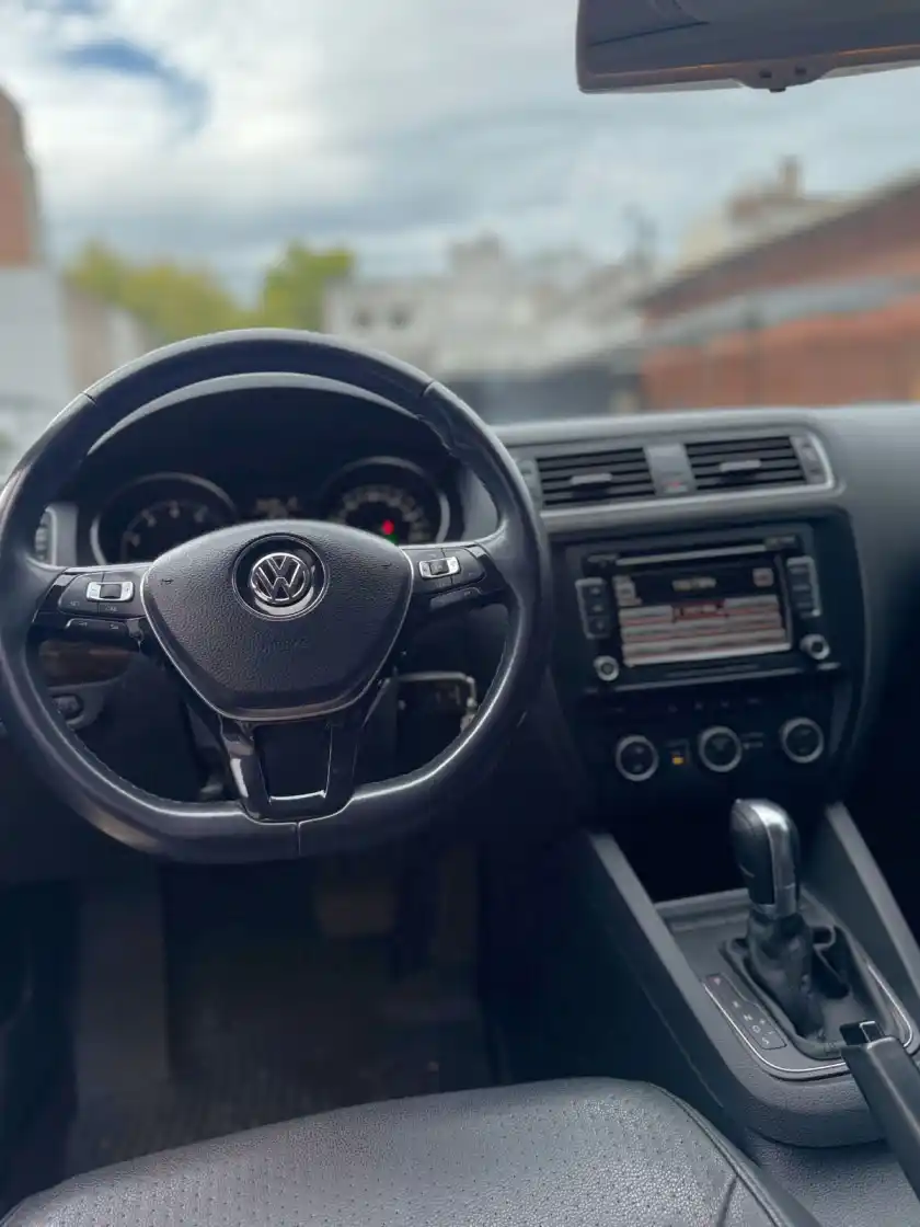 Volkswagen Vento  2.5 170 Hp Luxury Tip  L/15  2015 - foto 3