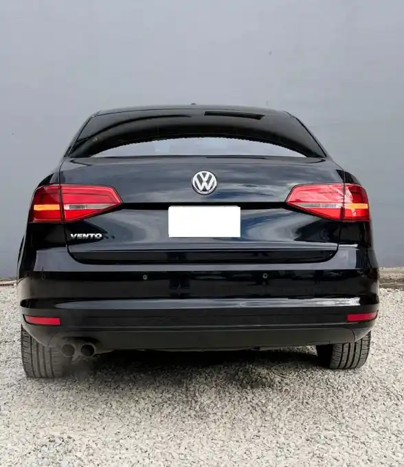 Volkswagen Vento  2.5 170 Hp Luxury Tip  L/15  2015 - foto 4