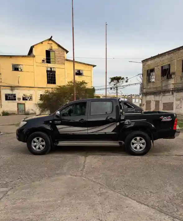 Toyota Hilux L/05 3.0 Dc 4X4 Tdi Srv Cu A  2009 - foto 4