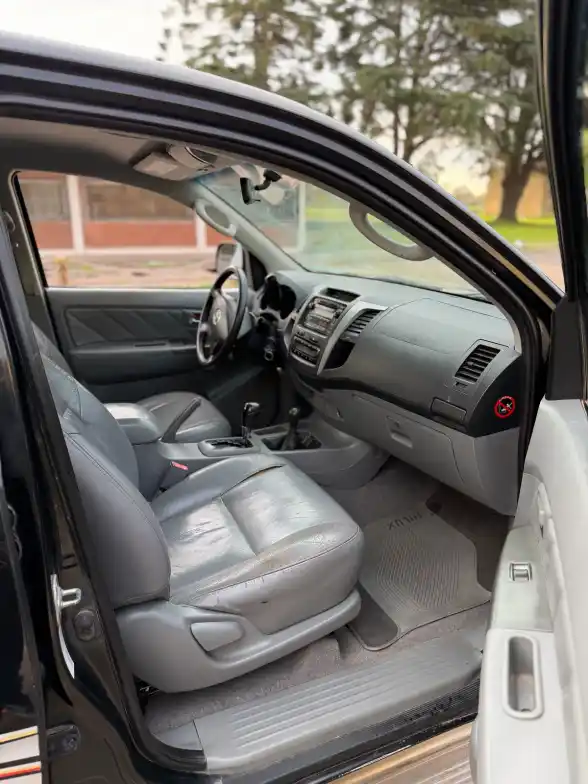 Toyota Hilux L/05 3.0 Dc 4X4 Tdi Srv Cu A  2009 - foto 5