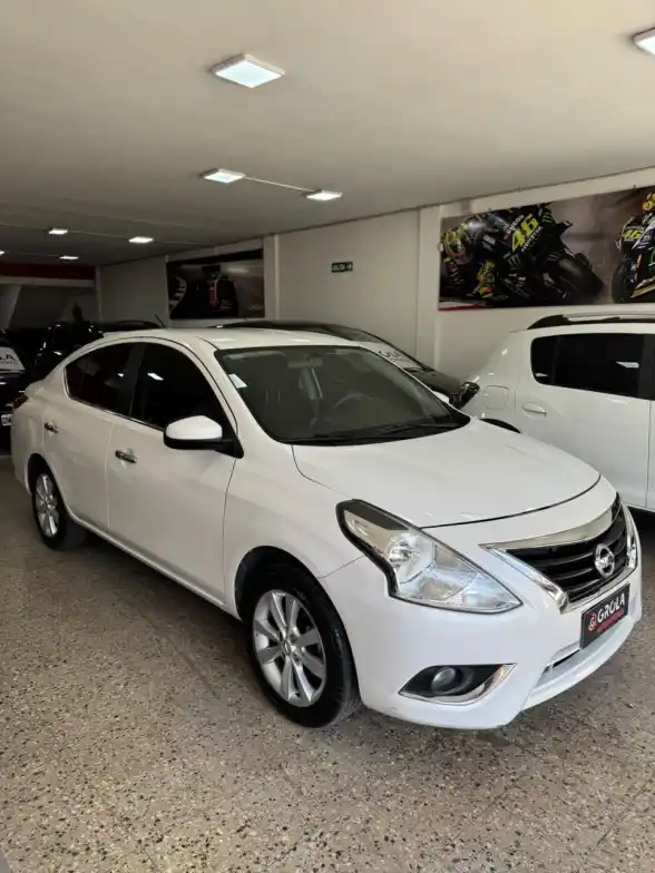 Nissan Versa 1.6 Advance Pure Drive L/17  2018 - foto 1