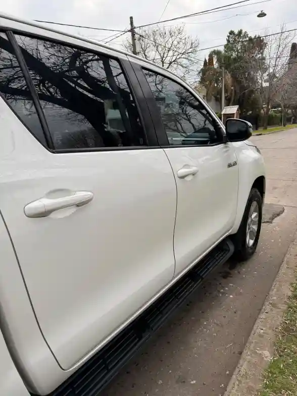 Toyota Hilux L/16 2.8 Dc 4X2 Tdi Srv  2018 - foto 4