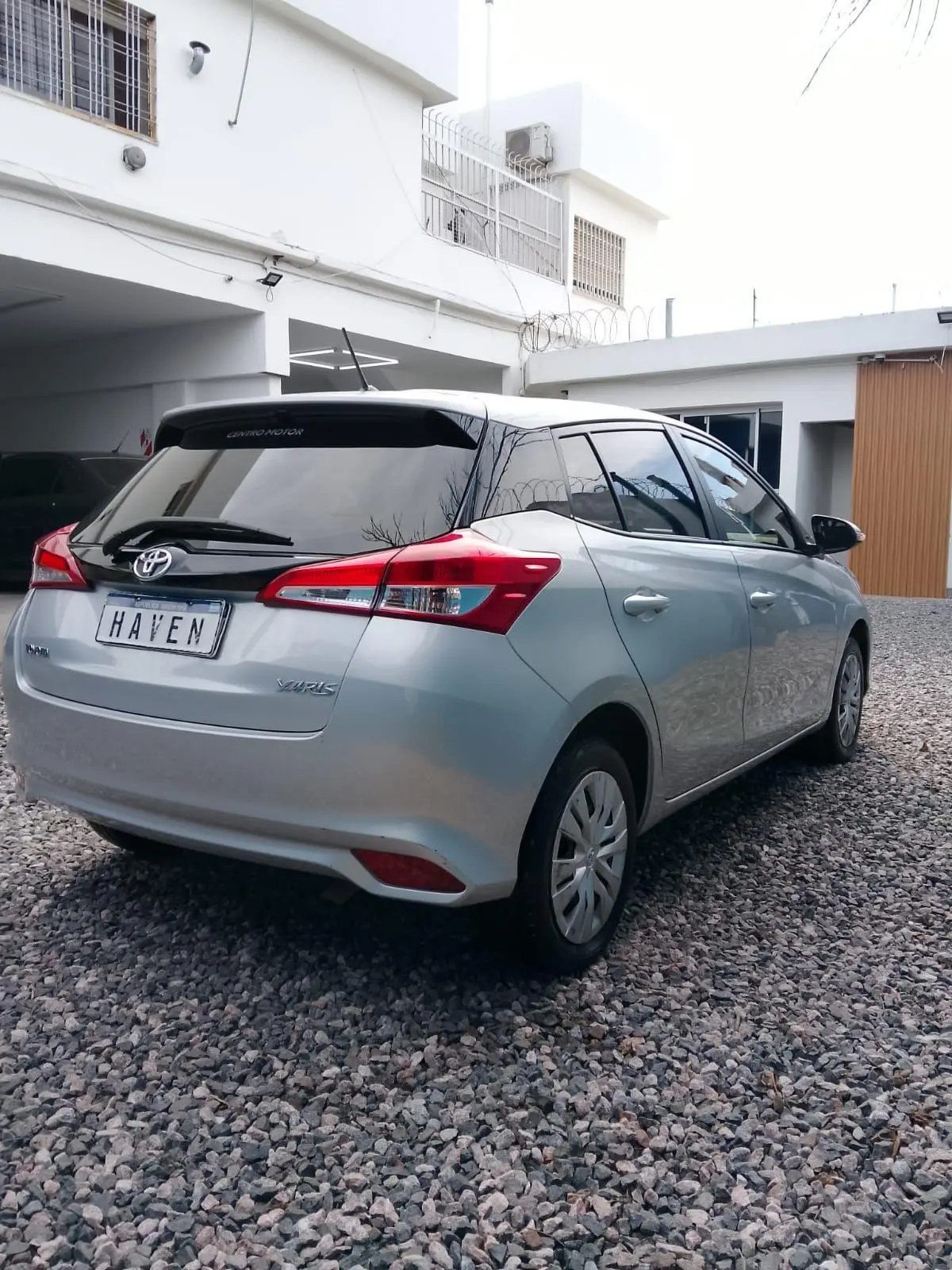 Toyota Yaris 1.5 5 Ptas Xs Cvt  2024 - foto 3
