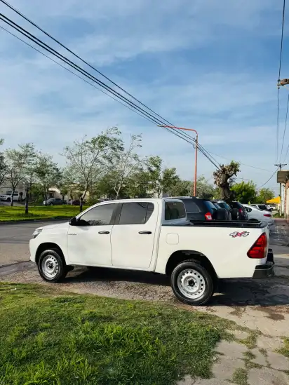 Toyota Hilux L/16 2.4 Dc 4X4 Tdi Dx  2017 - foto 3