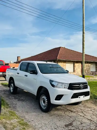 Toyota Hilux L/16 2.4 Dc 4X4 Tdi Dx  2017 - foto 4