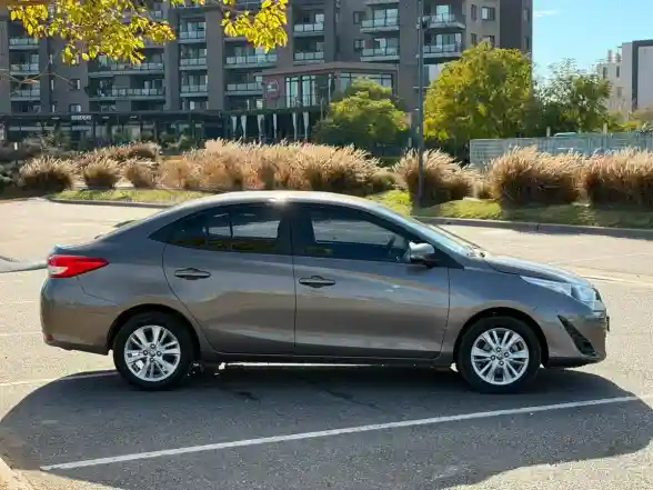 Toyota Yaris 1.5 4 Ptas Xls  2019 - foto 4