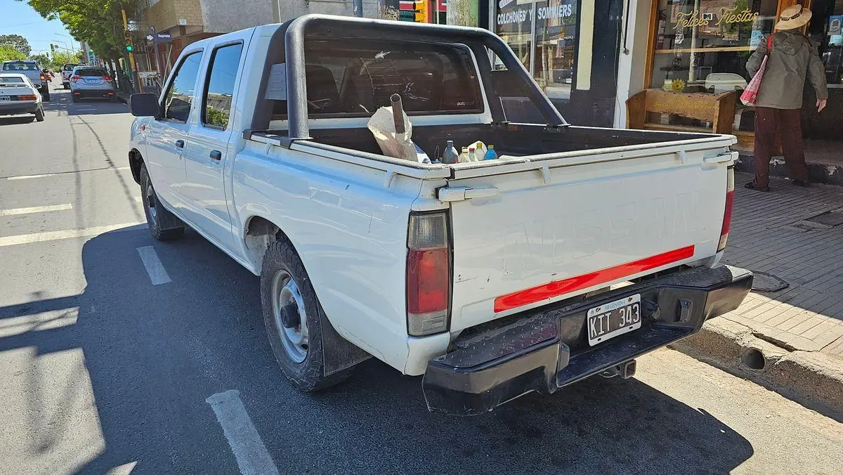 Nissan Pick-Up Frontier L/10 2.5 Np 300 4X2  2011 - foto 4