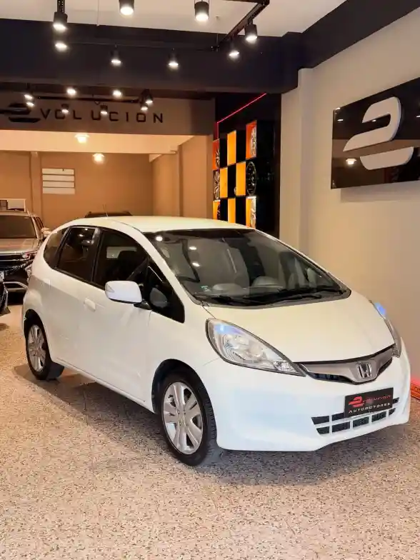 Honda Fit  1.5 Ex  5 Ptas     L/09//L/13  2014 - foto 2
