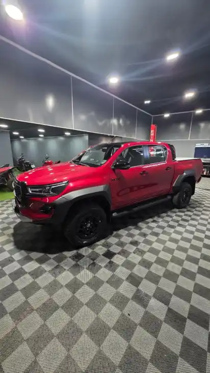 Toyota Hilux L/24 2.8 Dc 4X4 Tdi Gr-S Iv At  2026 - foto 2