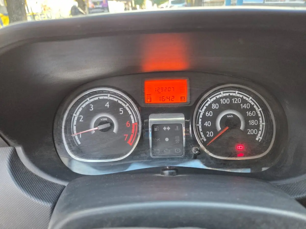 Renault Sandero 1.6 16V Luxe          L/11  2012 - foto 5