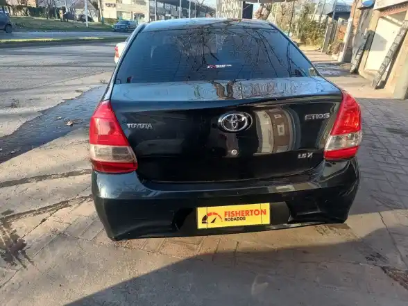 Toyota Etios 1.5 5 Ptas Platinum  2017 - foto 3