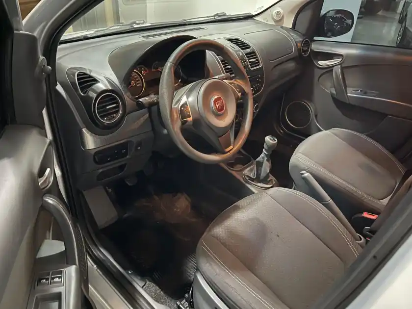 Fiat Grand Siena 1.4 Attractive L/14  2015 - foto 3