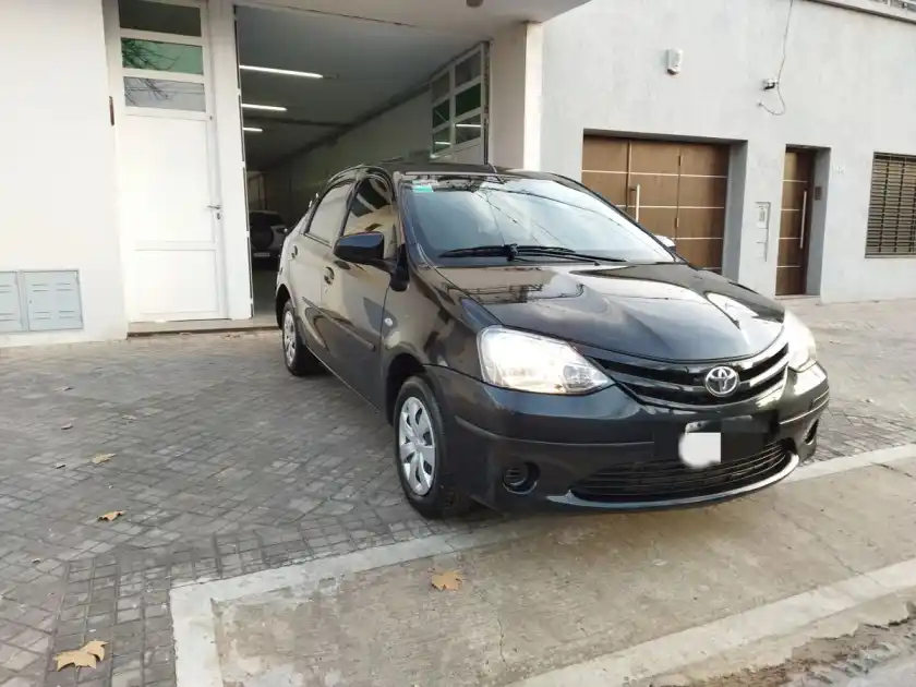 Toyota Etios 1.5 4 Ptas Xs  2015 - foto 2