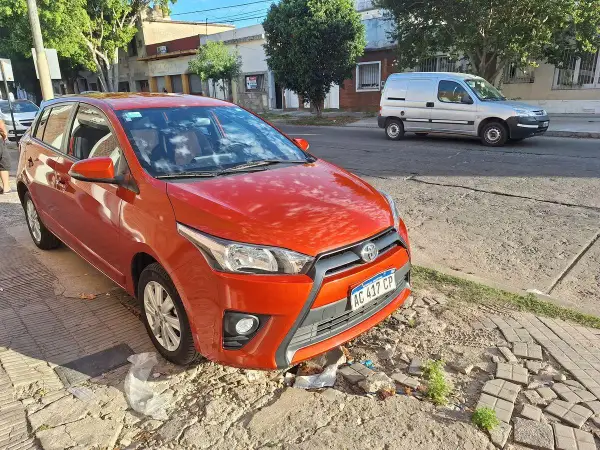 Toyota Yaris 1.5 5 Ptas S Cvt  2018 - foto 1