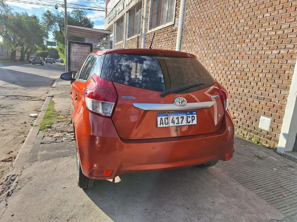 Toyota Yaris 1.5 5 Ptas S Cvt  2018 - foto 2