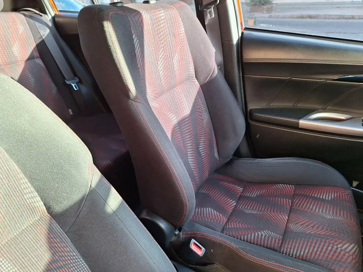 Toyota Yaris 1.5 5 Ptas S Cvt  2018 - foto 5