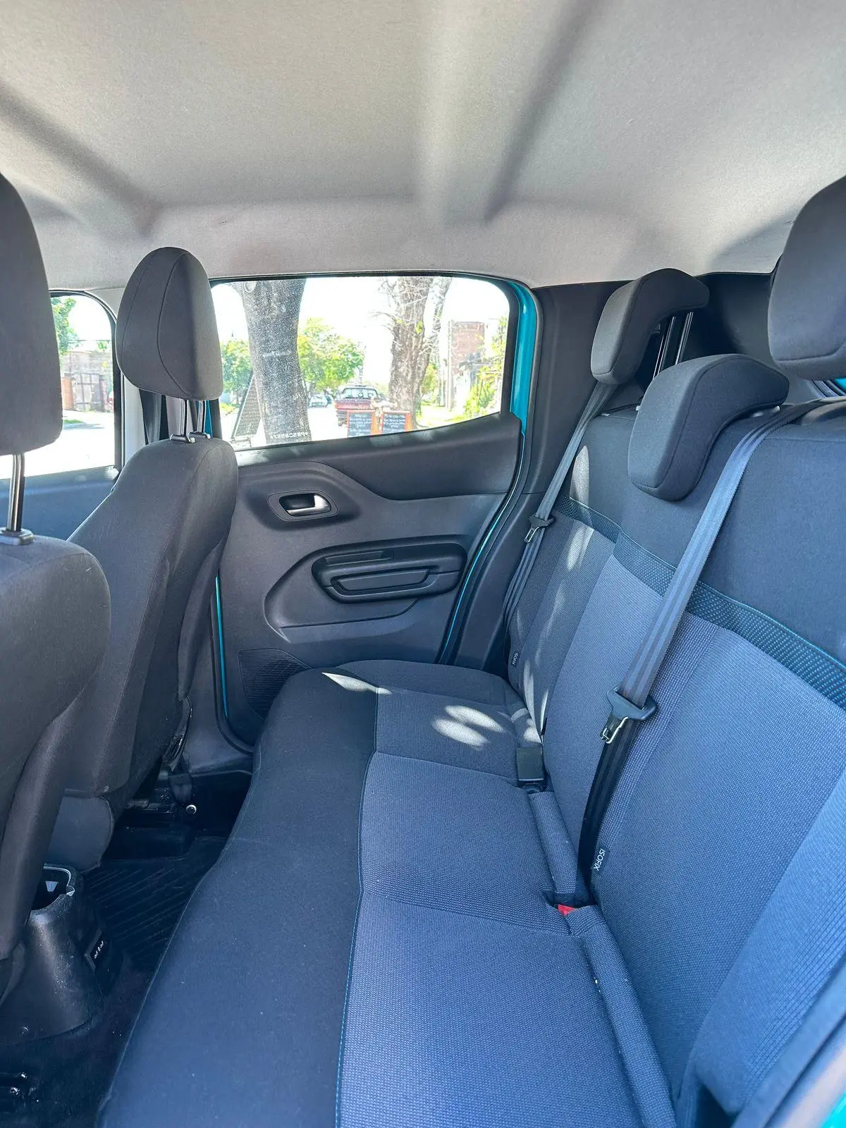 Citroen C 3 1.2 Puretech First Edition L/22  2023 - foto 5