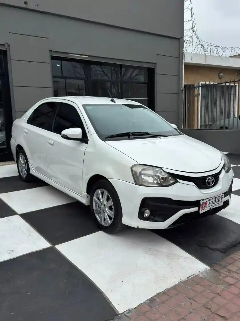 Toyota Etios 1.5 4 Ptas Xls 6Mt  2018 - foto 2