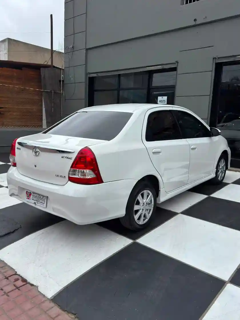 Toyota Etios 1.5 4 Ptas Xls 6Mt  2018 - foto 4