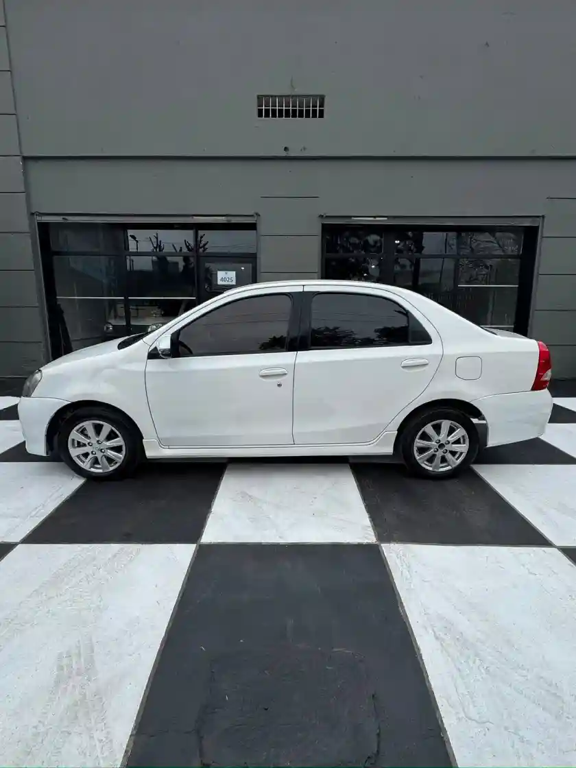 Toyota Etios 1.5 4 Ptas Xls 6Mt  2018 - foto 5