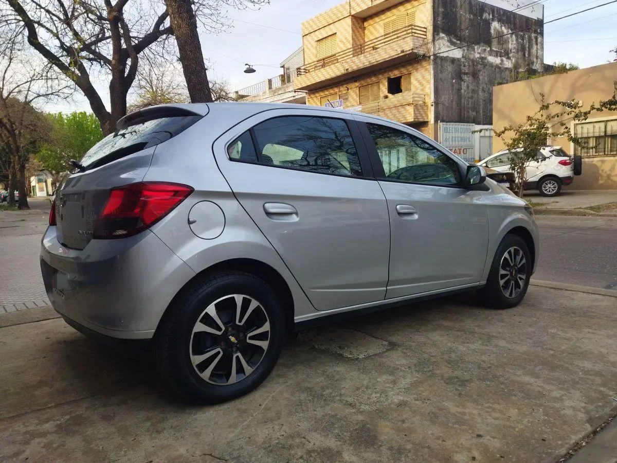 Chevrolet Onix 1.4 Ltz  2015 - foto 4