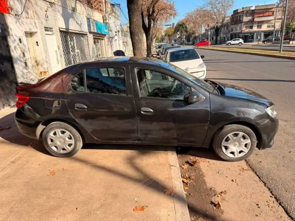 RENAULT LOGAN II 1.6  8V AUTHENTIQUE 2018 - foto 1