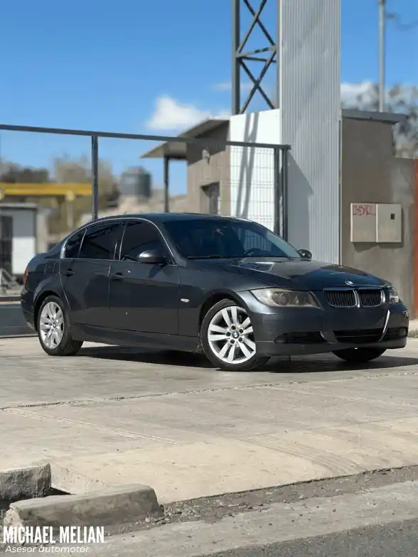 Bmw 330I Sedan Sportive           L/05  2005 - foto 1