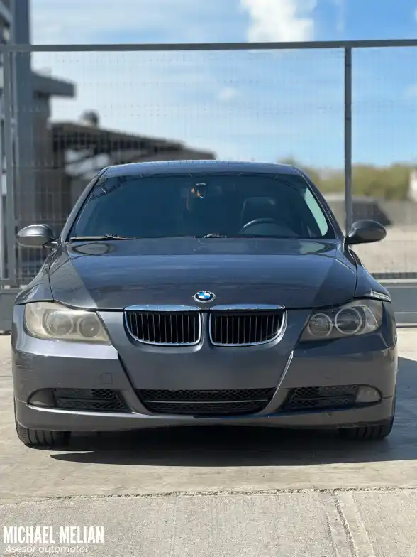 Bmw 330I Sedan Sportive           L/05  2005 - foto 2