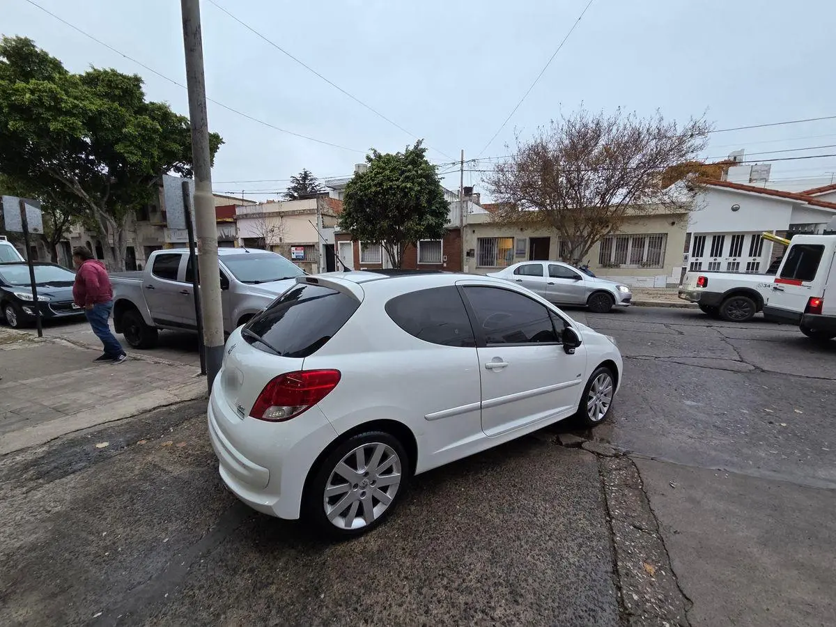 Peugeot 207 1.6 Gti 3 Ptas  2012 - foto 3