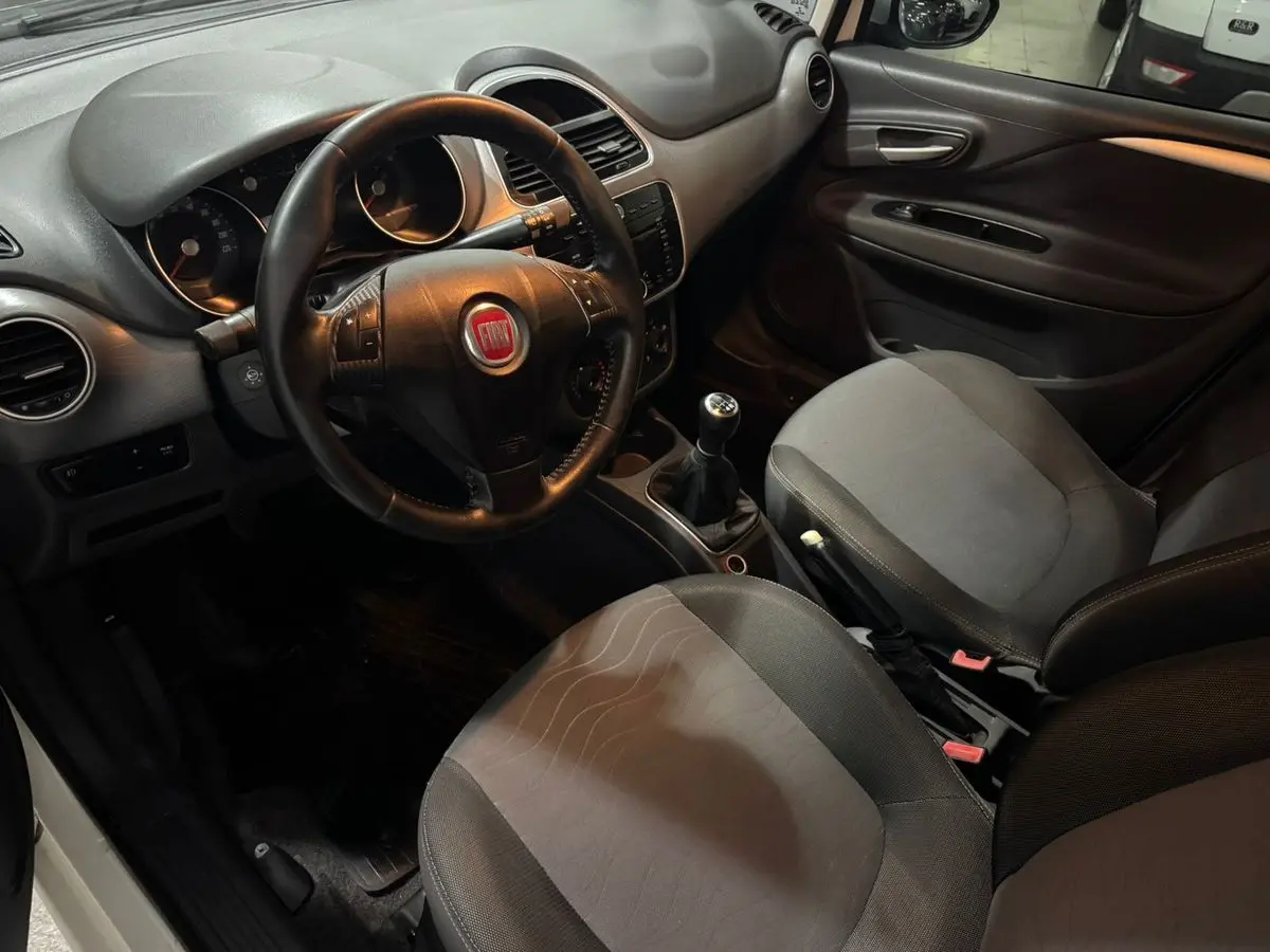 Fiat Punto 1.6 Essence L/13 Dualogic  2013 - foto 4