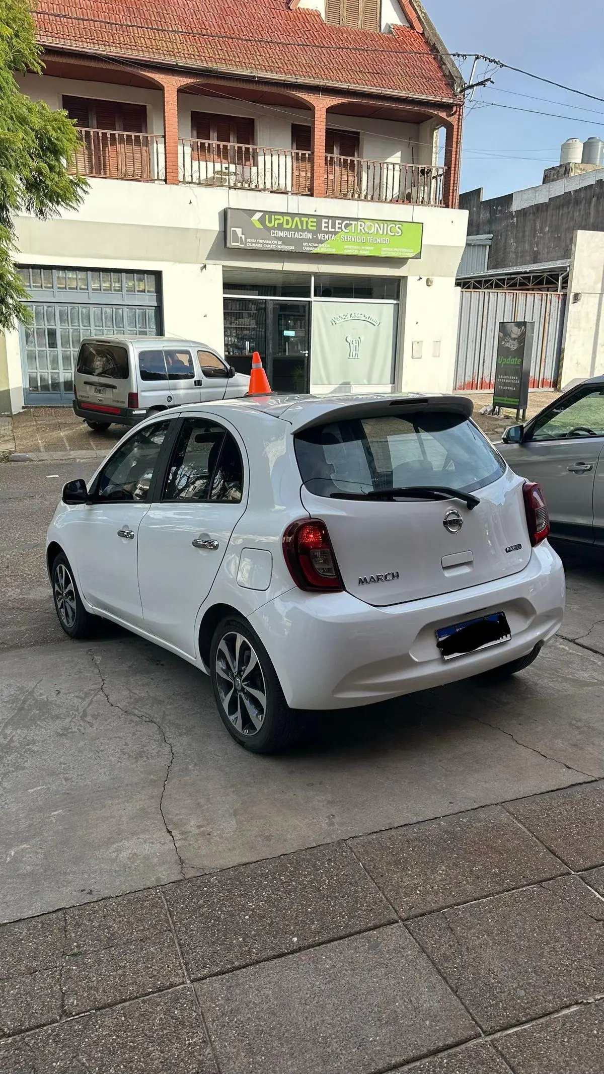 Nissan March 1.6 Advance Pure Drive  2018 - foto 4