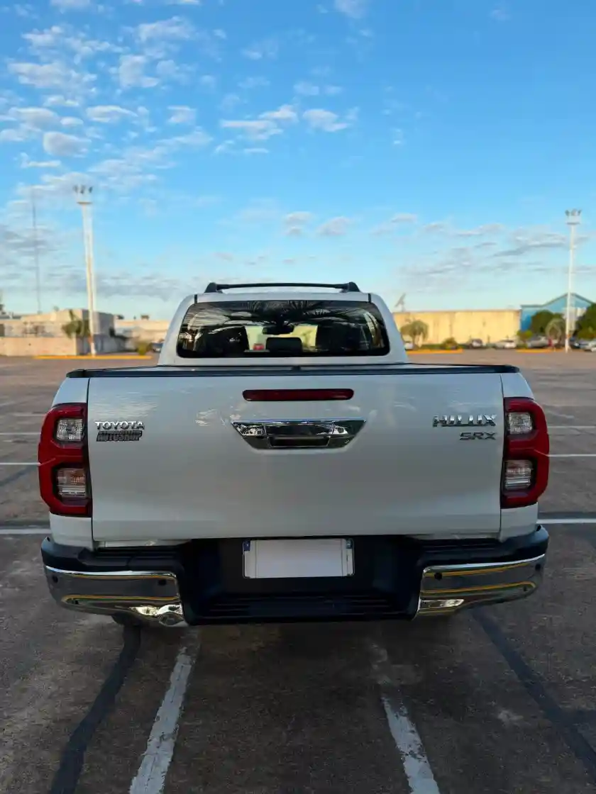 Toyota Hilux L/21 2.8 Dc 4X4 Tdi Srx At6  2023 - foto 5