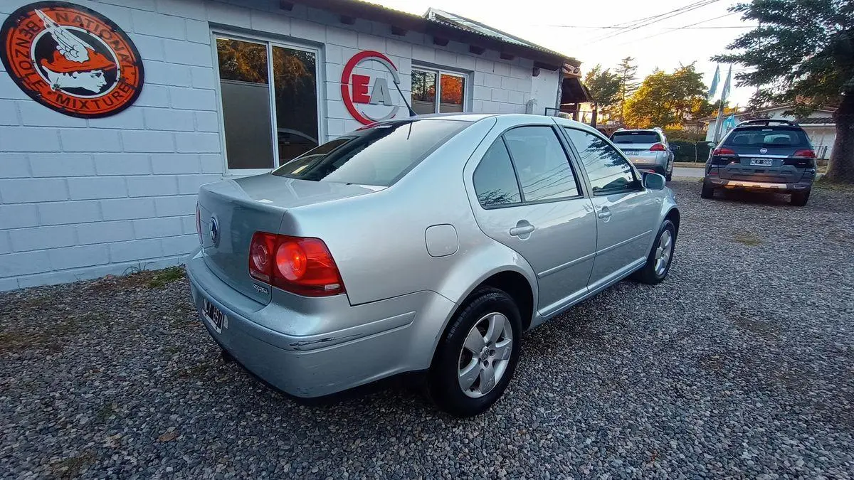 Volkswagen Bora 2.0 Mpi Trendline L/07  2013 - foto 3