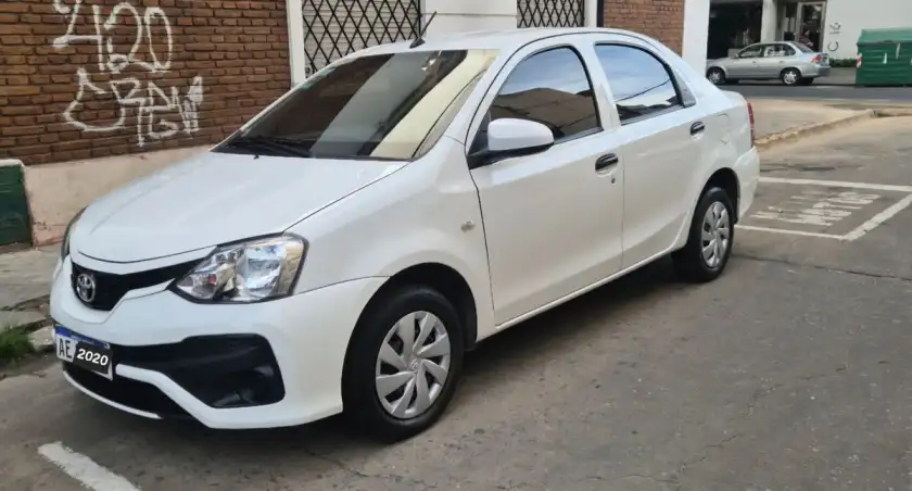 Toyota Etios 1.5 4 Ptas X  6Mt       L/18  2020 - foto 2