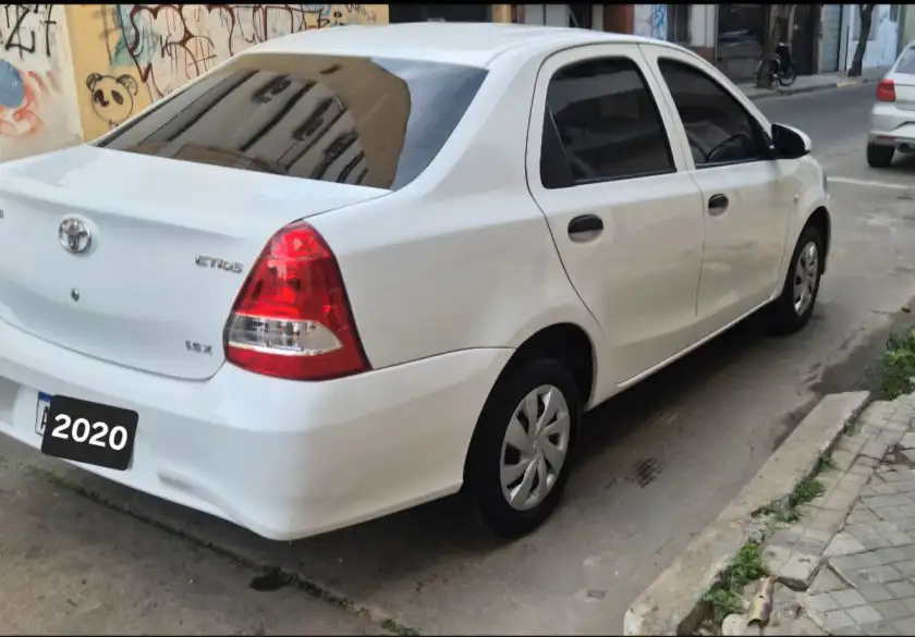 Toyota Etios 1.5 4 Ptas X  6Mt       L/18  2020 - foto 4