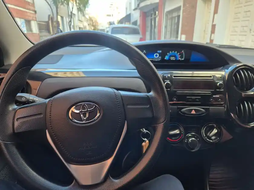 Toyota Etios 1.5 4 Ptas X  6Mt       L/18  2020 - foto 5