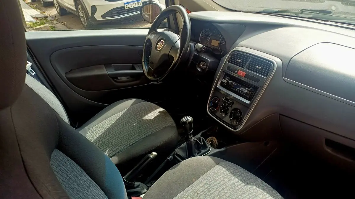 Fiat Punto 1.4 Elx  2011 - foto 2
