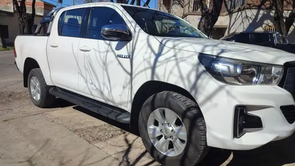 Toyota Hilux L/16 2.8 Dc 4X2 Tdi Srv  2019 - foto 1