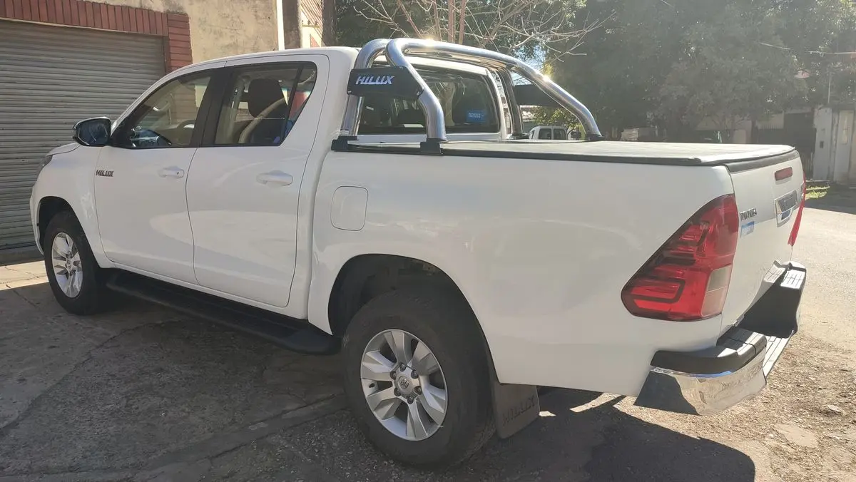 Toyota Hilux L/16 2.8 Dc 4X2 Tdi Srv  2019 - foto 2