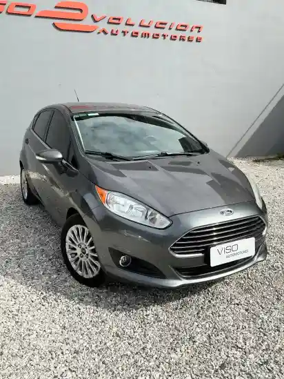 Ford Fiesta  1.6 5P Titanium       (Kd)  2013 - foto 2