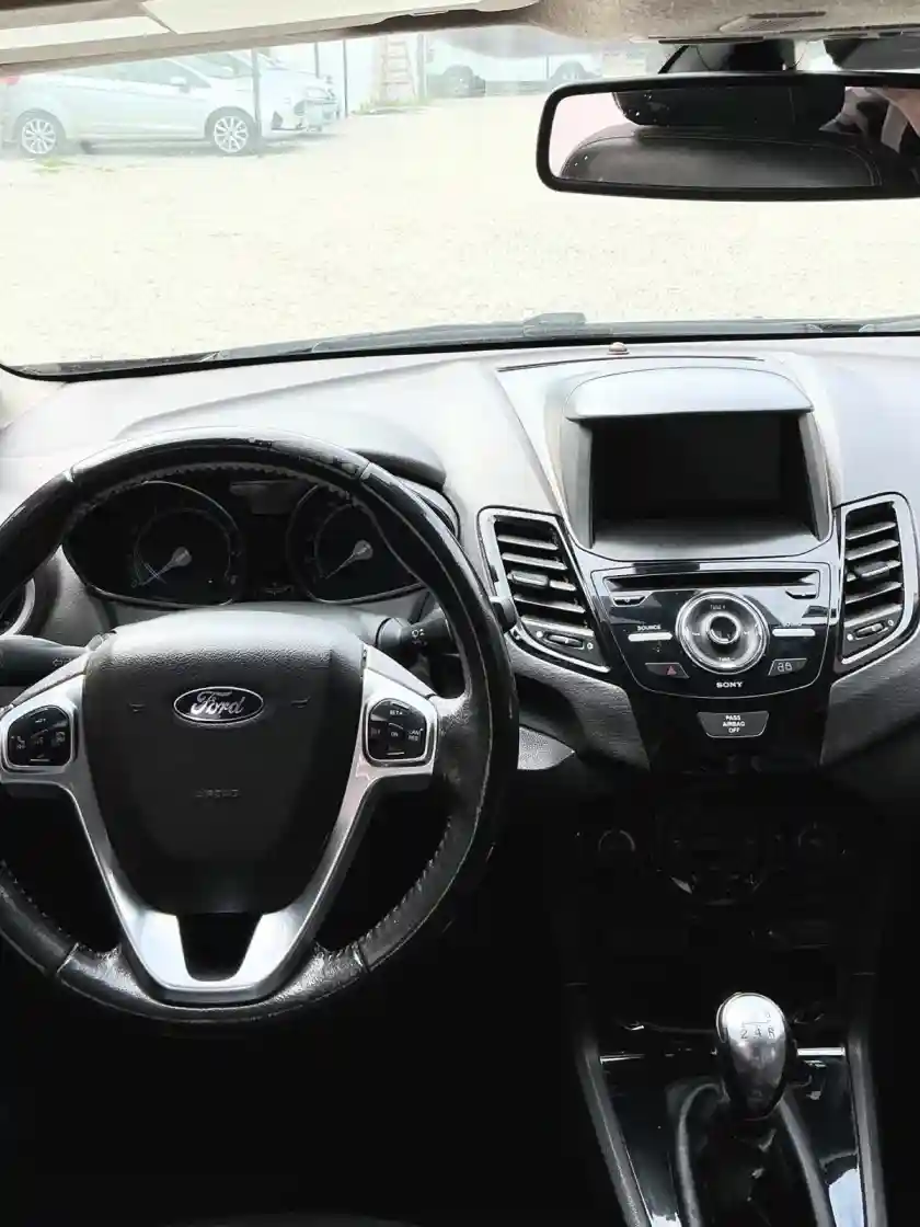 Ford Fiesta  1.6 5P Titanium       (Kd)  2013 - foto 3