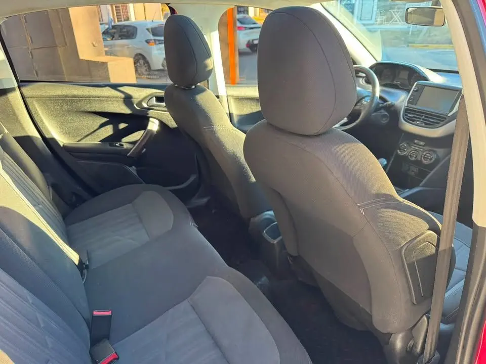 Peugeot 208 1.6 5P Allure  2016 - foto 4