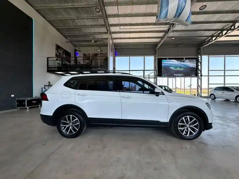 Volkswagen Tiguan Allspace 1.4T Trendline Aut  2019 - foto 4
