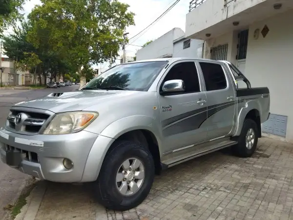 Toyota Hilux 3.0 D/Cab 4X4 Td Srv  2005 - foto 1